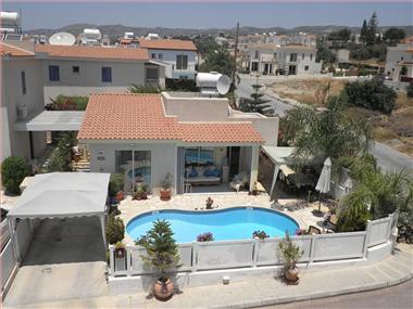 Bungalow for sale in Konia (Paphos)