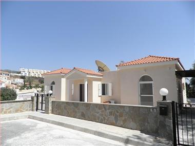 Bungalow for sale in Peyia (Paphos)