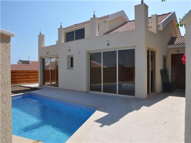 Villas for sale in Ayios Tykhonas (Limassol)