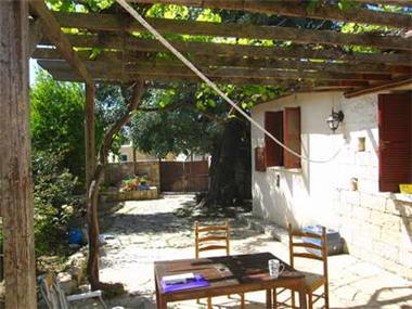 Semi Village House for sale in Prastio