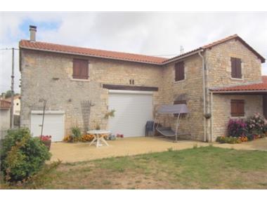 House for sale in Aunac (Poitou-Charentes)
