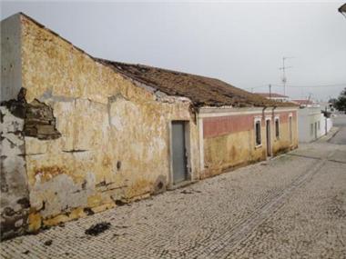 Villa / Townhouse for sale in Azinhal (Faro)