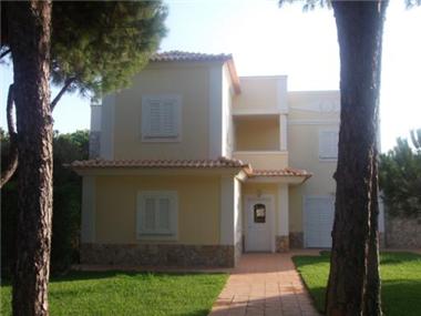 Villa / Townhouse for sale in Praia Verde (Faro)