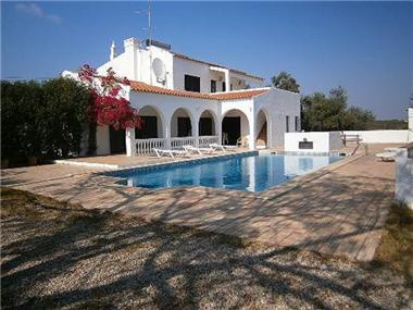 Villa / Townhouse for sale in Santo Estevao (Faro)
