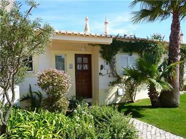 Villa / Townhouse for sale in Budens (Faro)