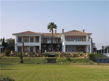 Villa / Townhouse for sale in Cama da Vaca (Faro)
