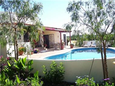 Villa / Townhouse for sale in Barao de Sao Joao (Faro)