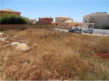 Land for sale in Albardeira (Faro)