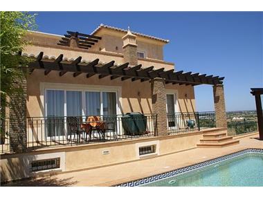 Villa / Townhouse for sale in Meia Praia (Faro)