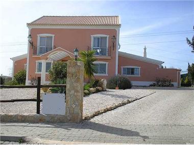 Villa / Townhouse for sale in Falfeira (Faro)