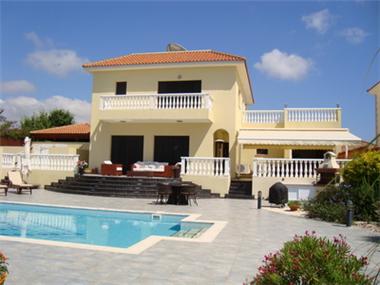 Detached Villa for sale in Agios Georgios (Limassol)