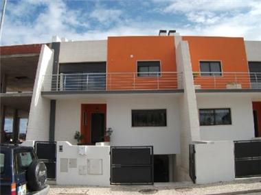 Villa for sale in Foz do Arelho (Leiria)