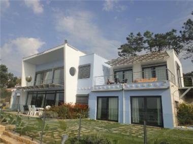 Villa for sale in Foz do Arelho (Leiria)
