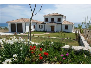 Villa for sale in Roccella Ionica (Calabria)