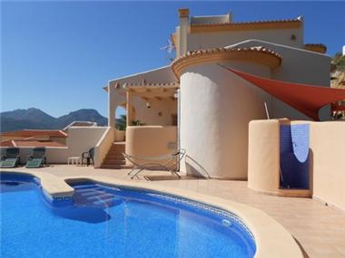 Villa for sale in Jalon (Valencia)
