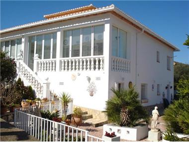 Villa for sale in Rafol de Almunia (Valencia)