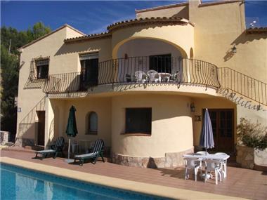 Villa for sale in Jalon (Valencia)