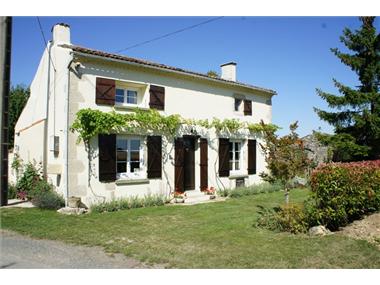 Cottage for sale in Maltrait (Region Auvergne)