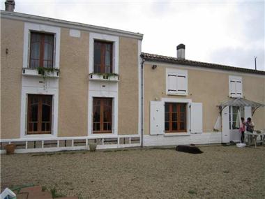 House for sale in La Villedieu (Poitou-Charentes)