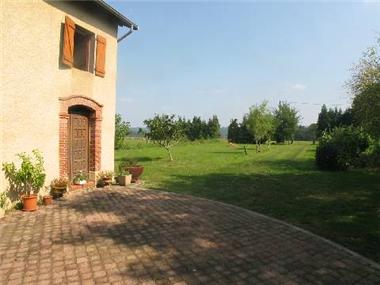 Villa for sale in Libaros (Midi-Pyrenees)