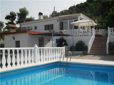 Villa for sale in Llombai (Valencia)