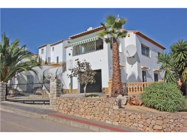 Villa for sale in Rafol de Almunia (Valencia)