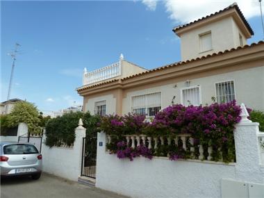 Quad-villa for sale in Bischdorf (Brandenburg)