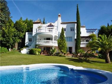 Villa - Detached for sale in El Paraiso (Andalucia)