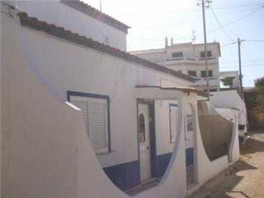 Villa / Townhouse for sale in Sao Bartolomeu (Faro)