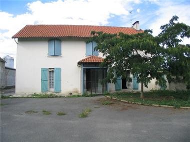 House/villa for sale in Lucq-de-Bearn (Aquitaine)
