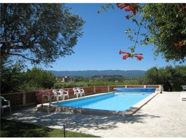 Villa for sale in La Tour-d'Aigues