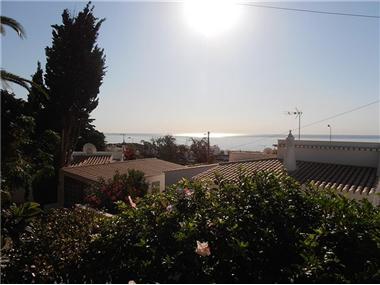 Villa / Townhouse for sale in Montinhos da Luz (Faro)