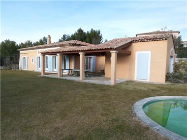 Agricultural for sale in Salon-de-Provence (Provence-Alpes-Cote d'Azur)