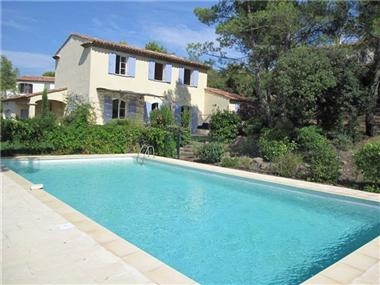 Agricultural for sale in La Motte (Provence-Alpes-Cote d'Azur)