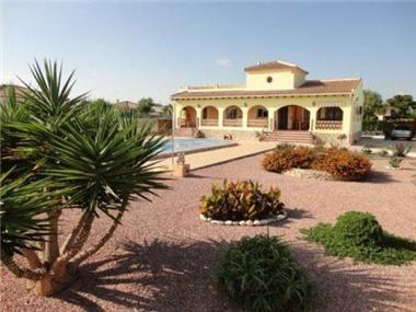 Villa for sale in Catral (Valencia)