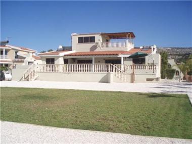 House for sale in Peyia (Paphos)