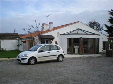 House for sale in Sainte-Flaive-des-Loups (Region Pays de la Loire)