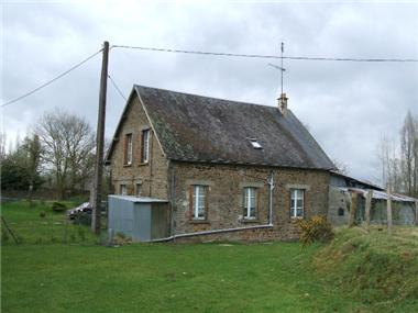 Cottage for sale in Saint-Fraimbault