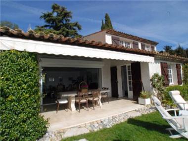 Villa for sale in Saint-Paul (Provence-Alpes-Cote d'Azur)