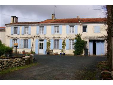 Gite for sale in Saint-Crepin (Poitou-Charentes)