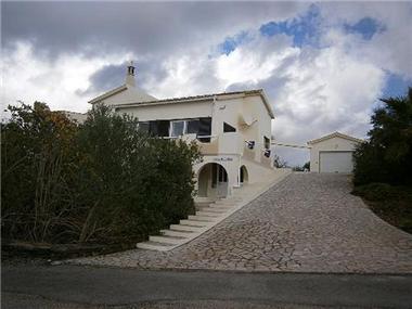 Villa / Townhouse for sale in Conceicao (Faro)