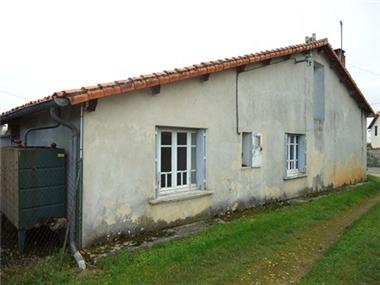 House for sale in Ruffec (Poitou-Charentes)