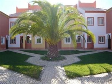Property - Town House for sale in Meia Praia (Faro)
