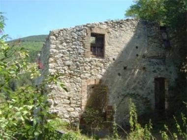 Property for sale in San Valentino in Abruzzo Citeriore (Regione Abruzzo)