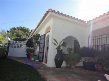 Property - Semi Detached Villa for sale in Torremar (Andalucia)