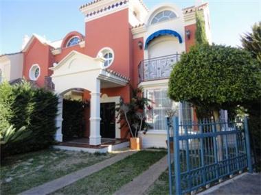 Property - Town House for sale in Torrequebrada, Benalmadena (Andalucia)