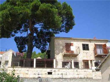 House for sale in Sutivan (Splitsko-Dalmatinska Zupanija)