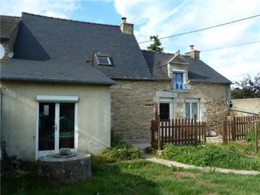 Villa for sale in Le Roc-Saint-Andre (Brittany)
