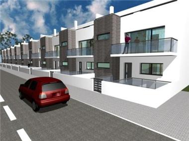 Villa / Townhouse for sale in Sao Bartolomeu (Faro)