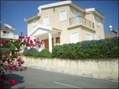 Villa for sale in Peyia (Paphos)